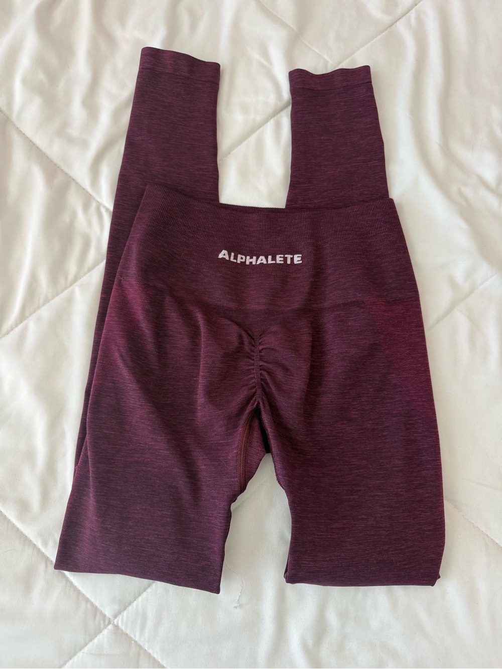 Alphalete Plum Seamless Scrunch Fitted Leggings
